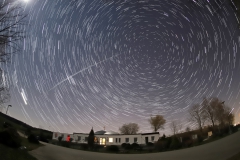 Planetarium-und-Sternwarte-bei-Nacht